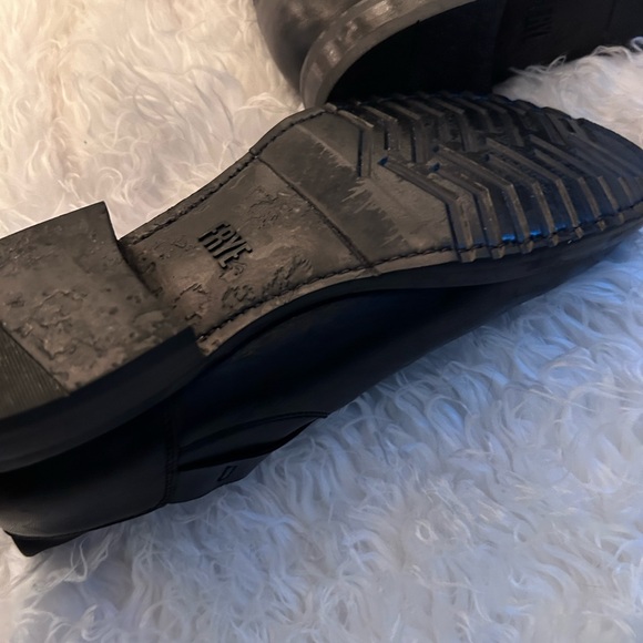 Newish FRYE VERONICA BLACKK BOOT - Picture 6 of 6